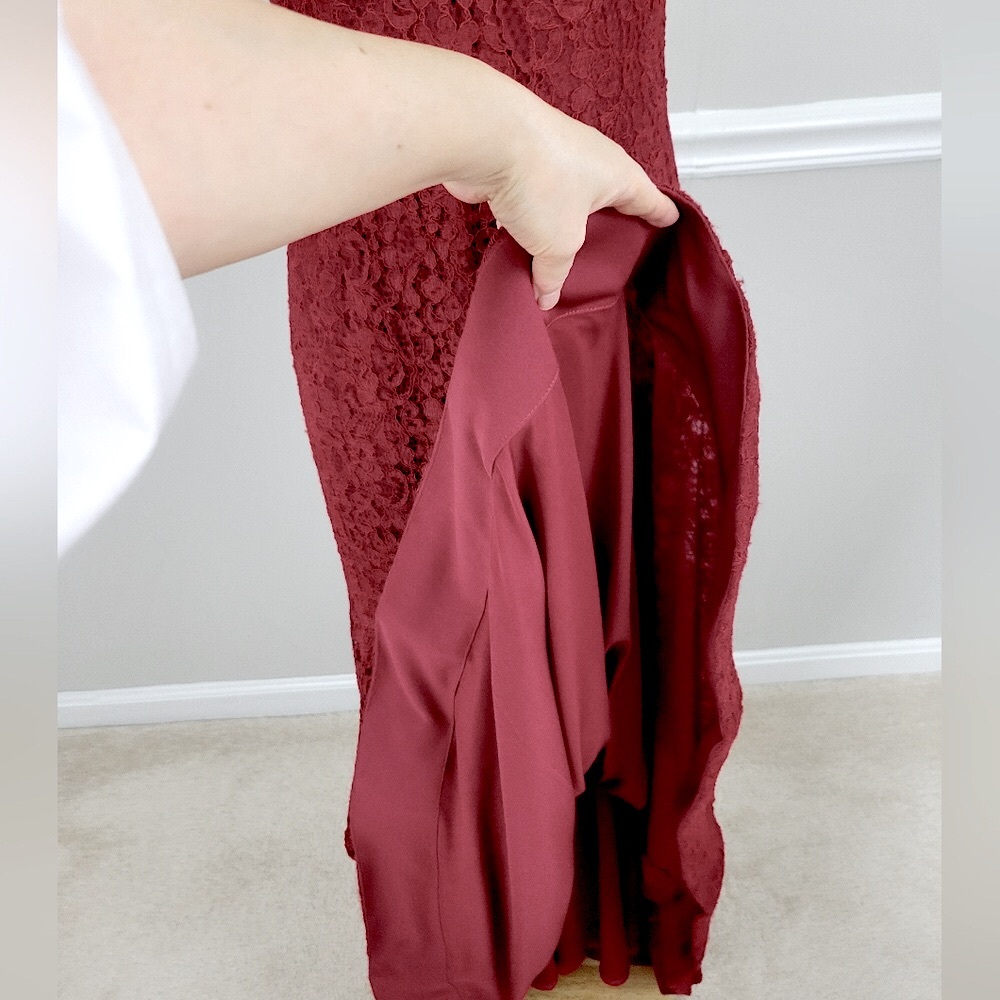 ADRIANNA PAPELL Elegant Burgandy Lace Evening Gown - Picture 5 of 7